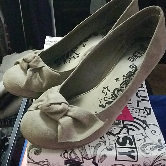 Brash 8.5 Mushroom Color Bow Pump - Picture 1 of 5